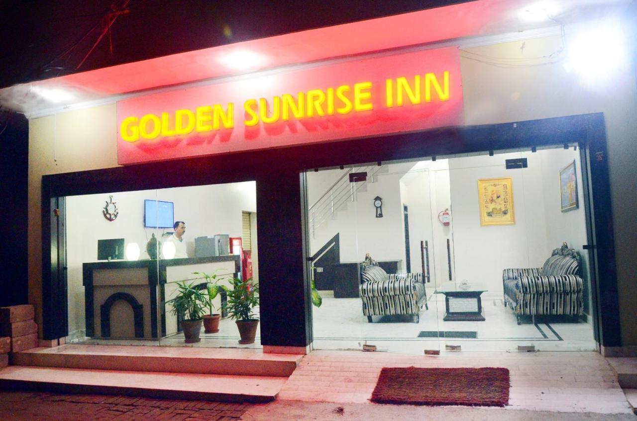 אמריצר Hotel Golden Sunrise Inn מראה חיצוני תמונה