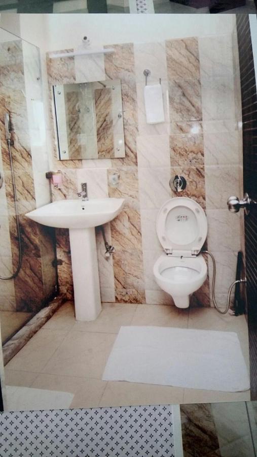 אמריצר Hotel Golden Sunrise Inn מראה חיצוני תמונה