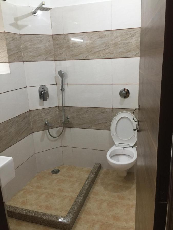 אמריצר Hotel Golden Sunrise Inn מראה חיצוני תמונה