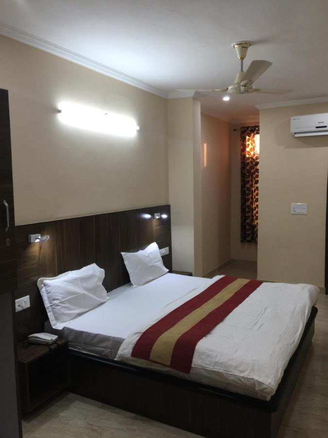 אמריצר Hotel Golden Sunrise Inn מראה חיצוני תמונה